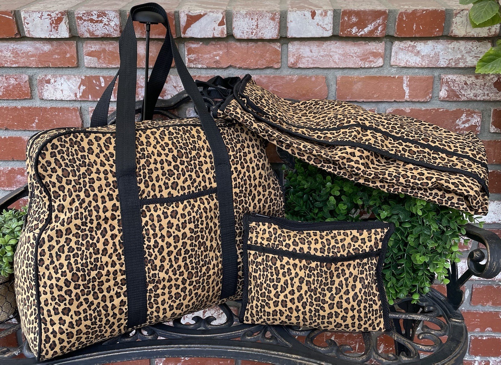 Vintage Weekender Travel Bag W/Cosmetic Pouch & Garment Bag; Cheetah Print/Black