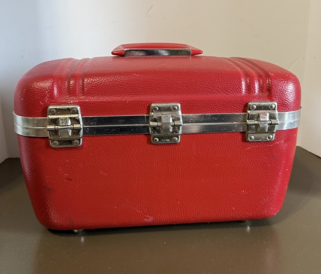 Vintage Hawthorn Luggage Red Leather Train Case Luggage MakeUp Cosmetic Case