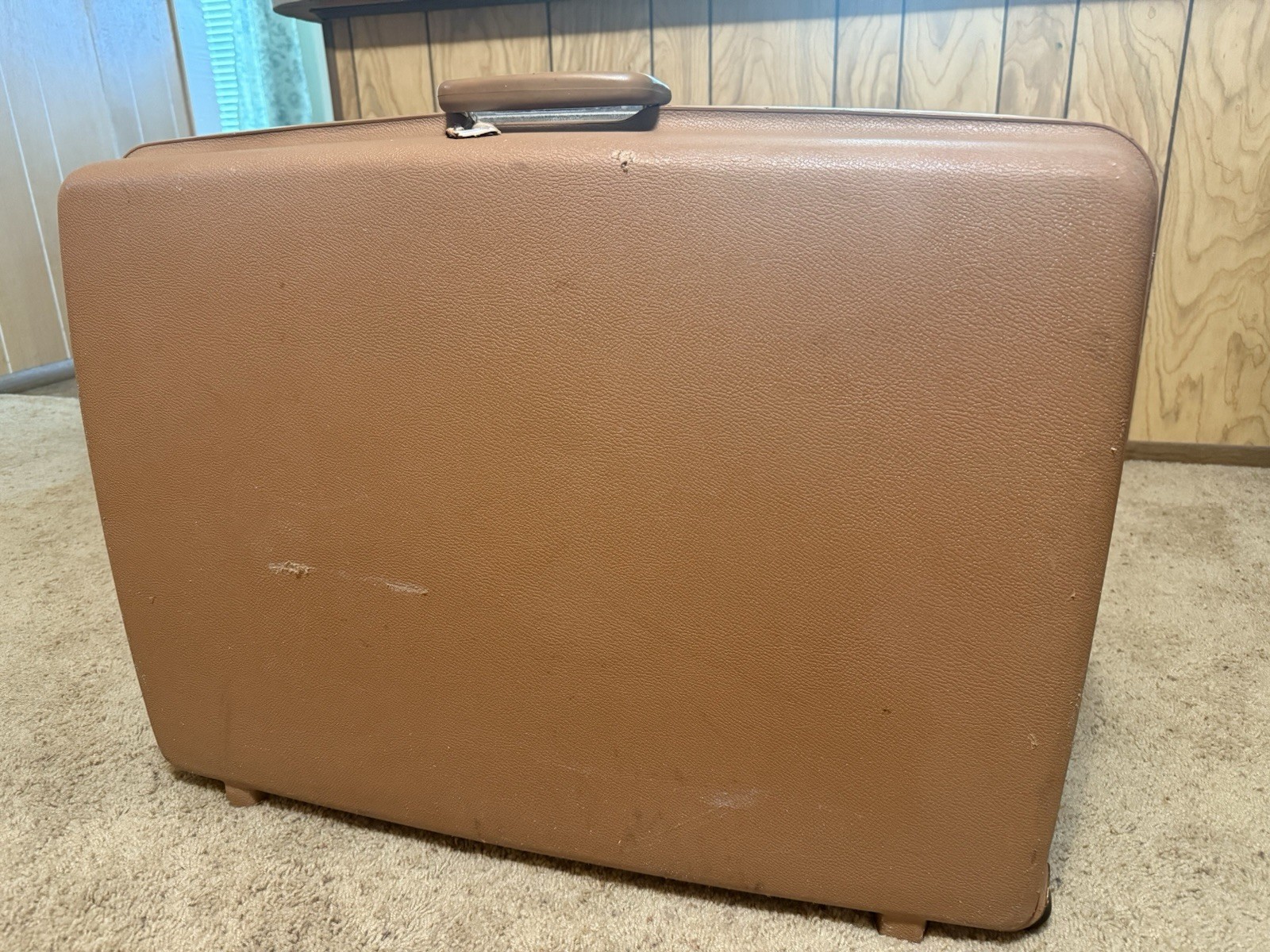 1970s Vintage Tan Samsonite Concord Hard Shell Suitcase 26x21x8