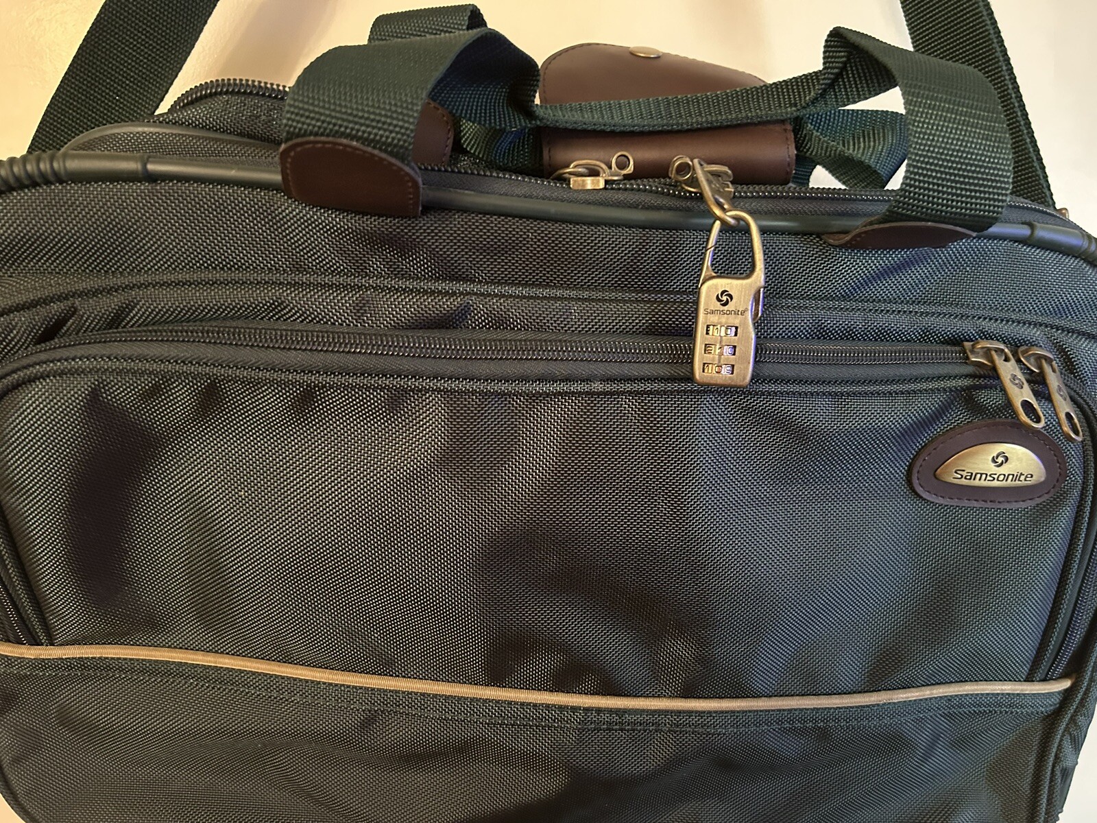 2 VINTAGE SAMSONITE “ULTRALITE 2” BAGS -HUNTER GREEN-DURABILITY- NEVER USED!