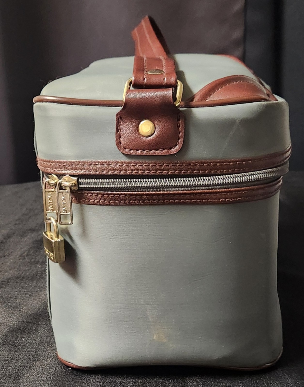 Vintage Jaguar Soft Sided Cosmetic Train Travel Case – Circa 1980