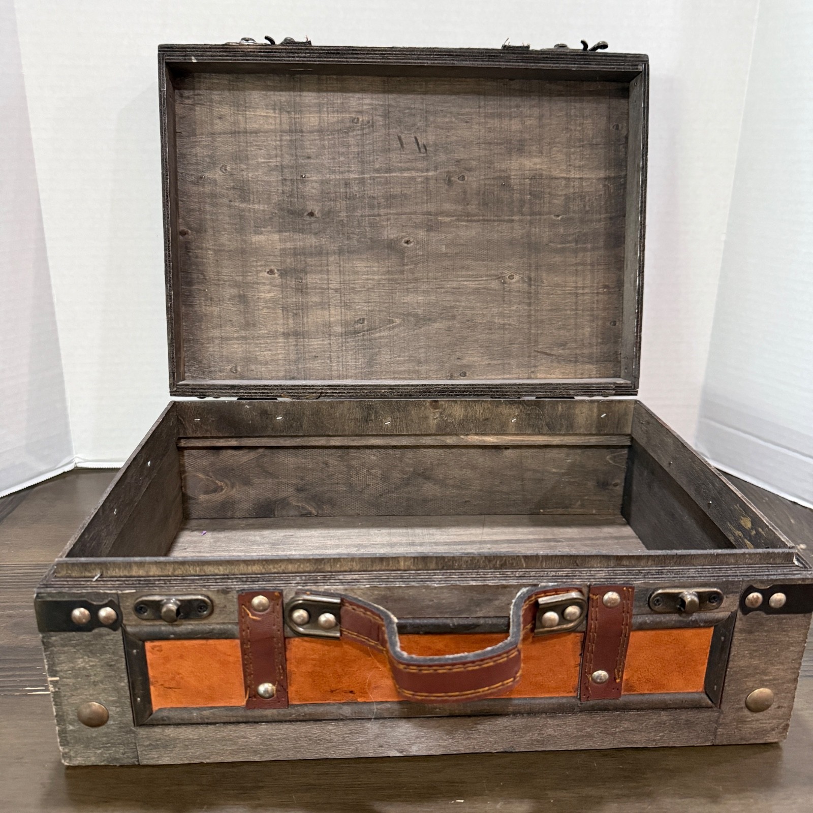 ~14.75”x10.5”x5.5”~ Old Wood Storage Box Suitcase Handle Photo Prop Multi-Use