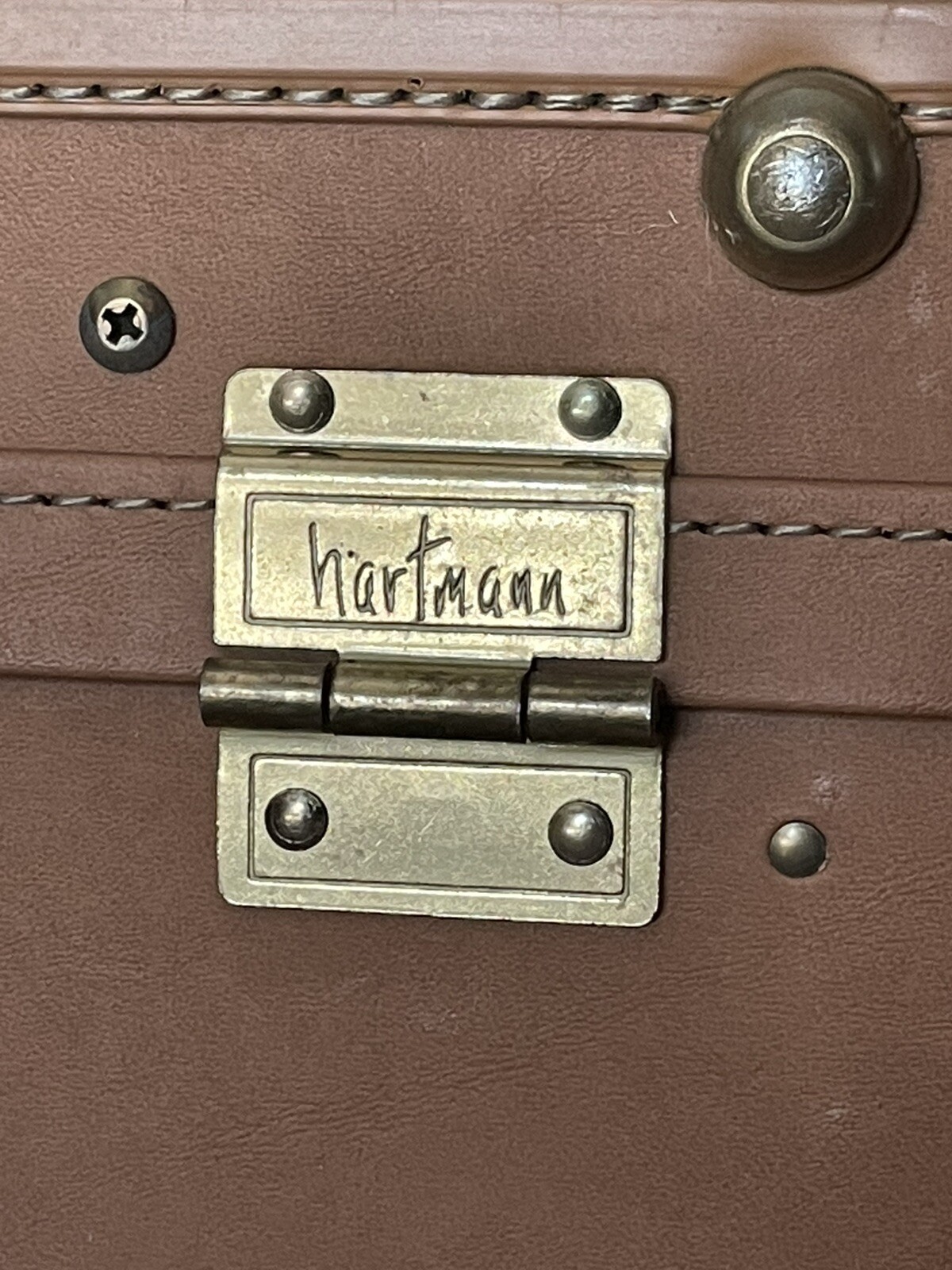 Vintage Hartmann Luggage 24″ Suitcase w Two Keys Paisley Interior NEAR MINT