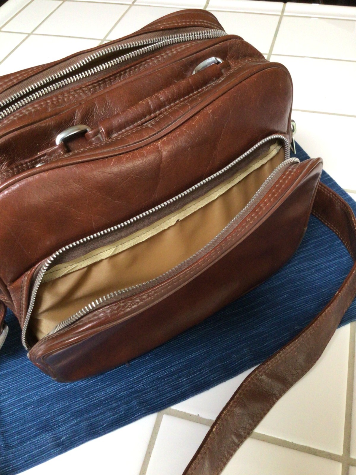 Vintage Brown Travel Bag Luggage Carry On Soft Vinyl Tote Shoulder Strap ~718A