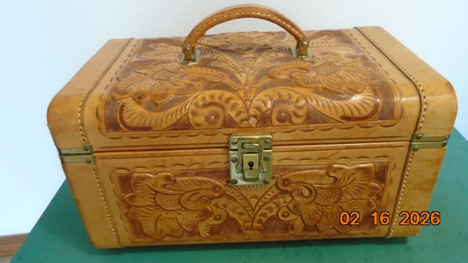 Vintage FLORES BAGS Genuine Hand Leather Tooled Traveling Case BEAUTIFUL !!