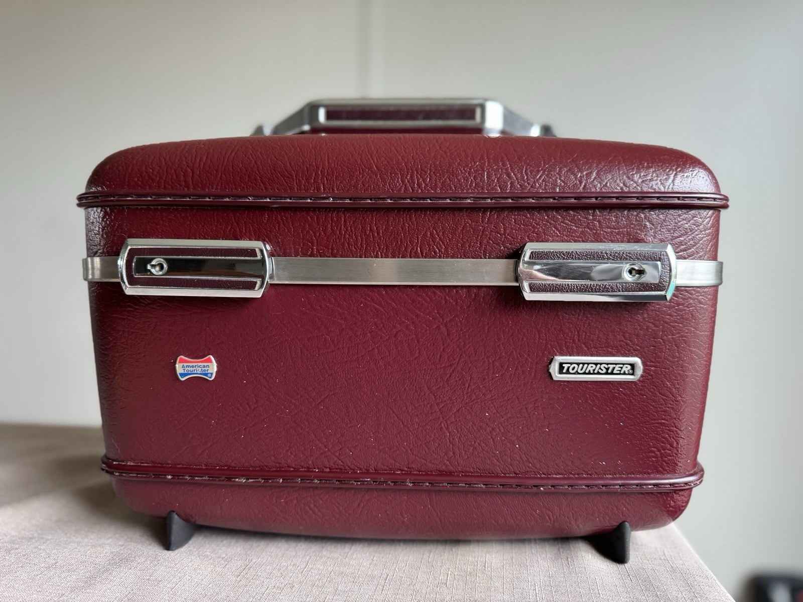 Vintage 1970s American Tourister Makeup Train Case Burgundy W/ Tray Series 1500