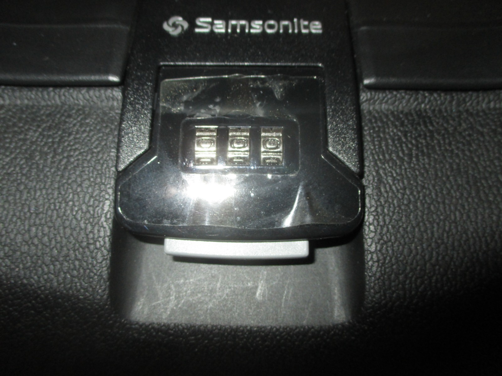 SAMSONITE EPSILON TRAIN TRAVEL BEAUTY HARDSHELL BLACK CASE 3 NUM COMBO LOCK NICE