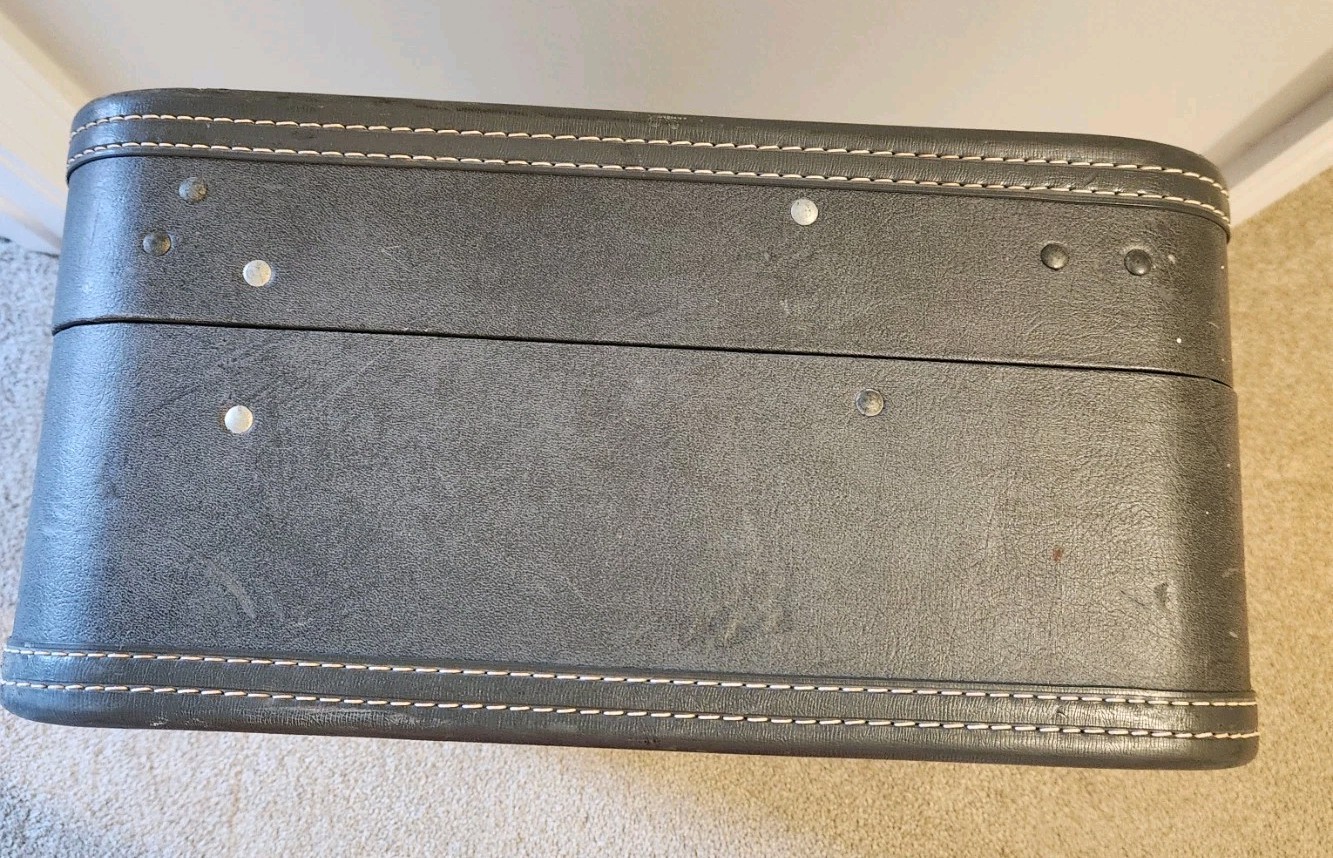 Skyway Hard Blue Vtg Suitcase w/Garment Holder~1940’s – No key. 21”x18”x8.75”