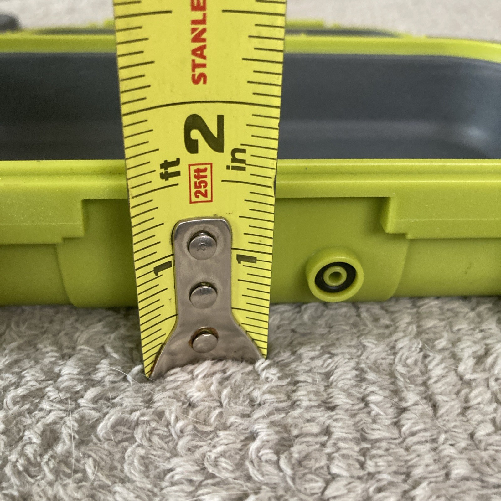 Pelican Go-Case G10 (G10)Great Condition Lime Green Gray With Handle And Insert