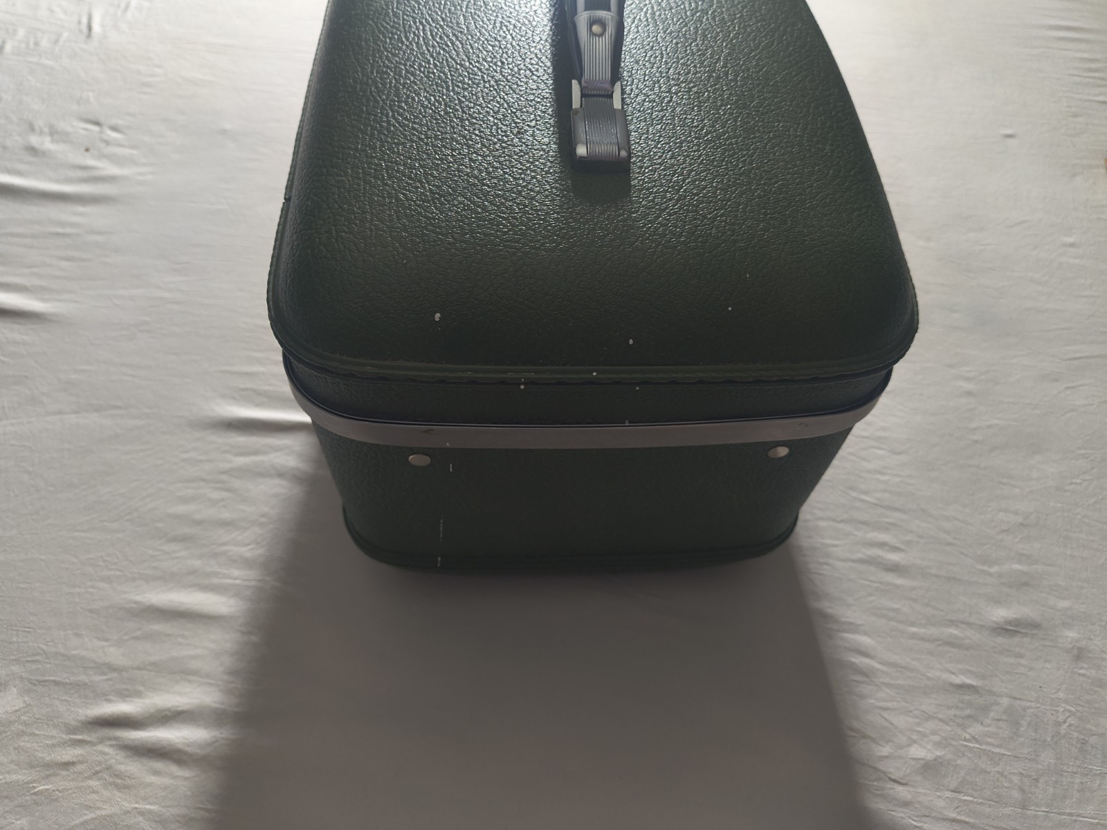 Vtg 1970s Tiara Vanity Train Case American Luggage Avocado Green