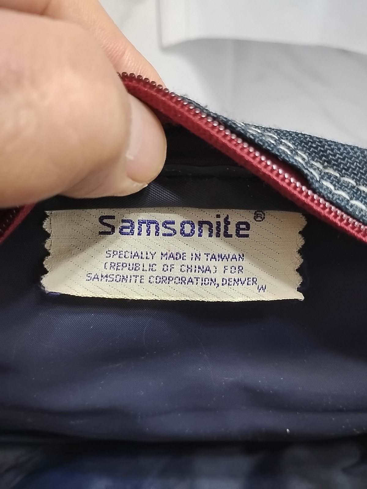 Samsonite Red White Blue Small Carry On Travel Shoulder Strap Canvas Bag