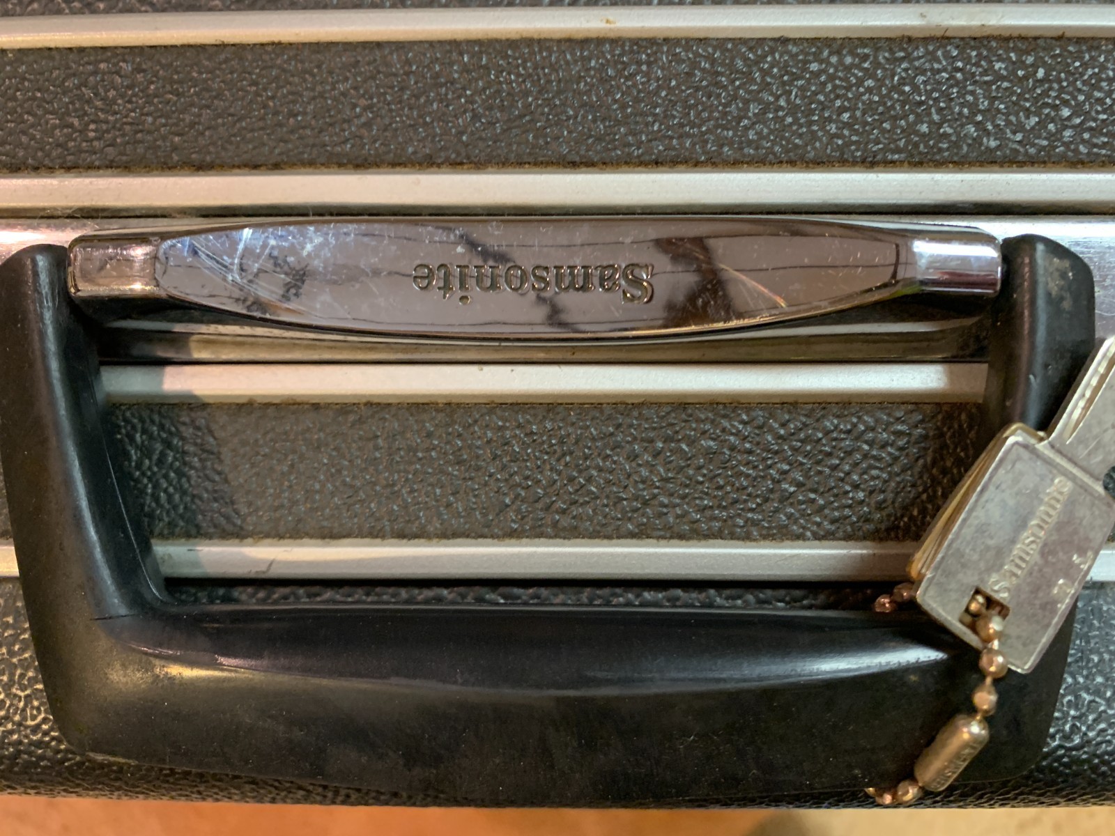 Vintage 1960s Samsonite Silhouette Hard Shell Suitcase Luggage MCM Gray Key