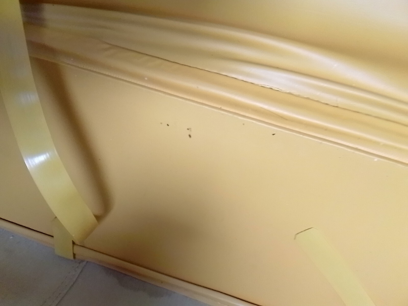 As-is Vintage circa 1970s yellow Suitcase Suit Case luggage by Interpur With Key
