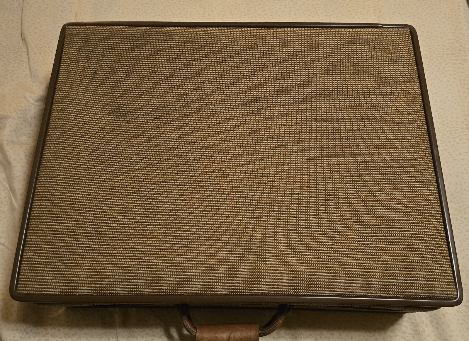 Vintage Hartmann Tweed Suitcase With Brown And Purple Paisley Lining W/2 Hangers