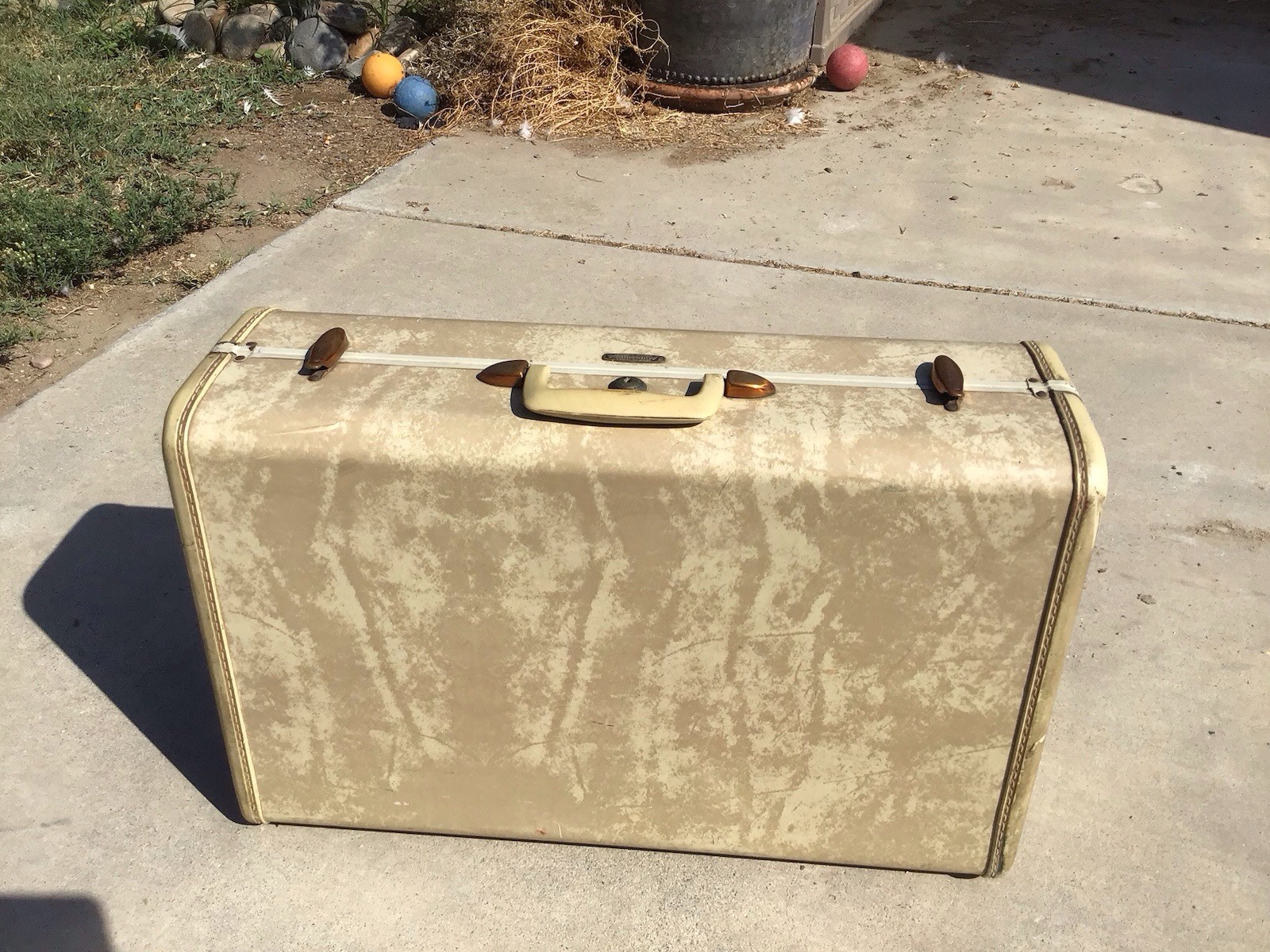 Vintage 1950’s Samsonite Shwayder Brothers Marble Cream Suitcase Luggage