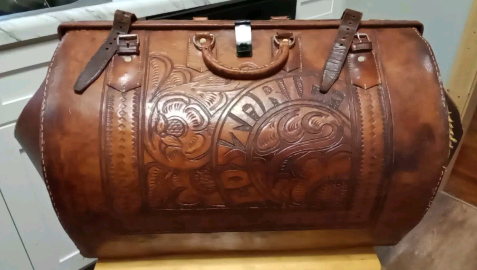 RARE! Vintage Hand Tooled Leather Western Style Doctor’s Travel Luggage Bag XXL
