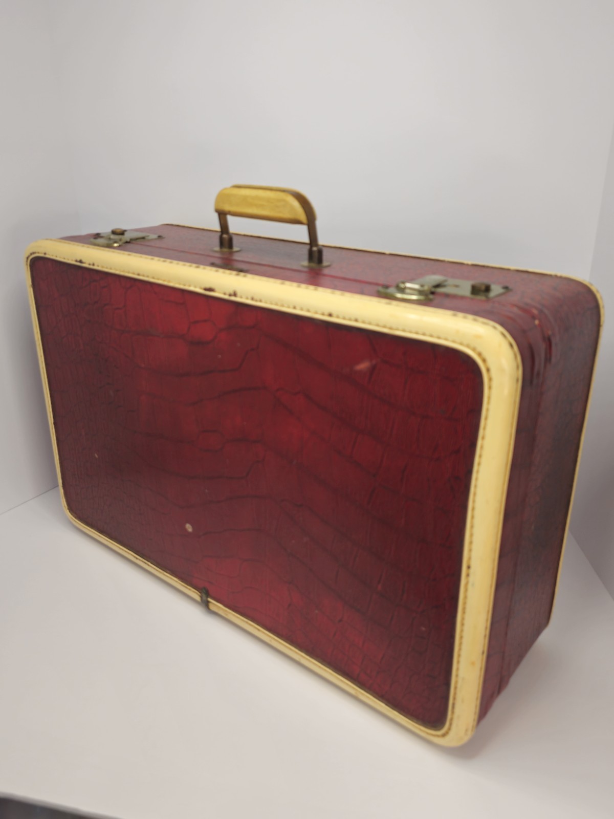 Vintage 1950’s H&M St Louis Red Alligator Suitcase Train Case Airplane Luggage