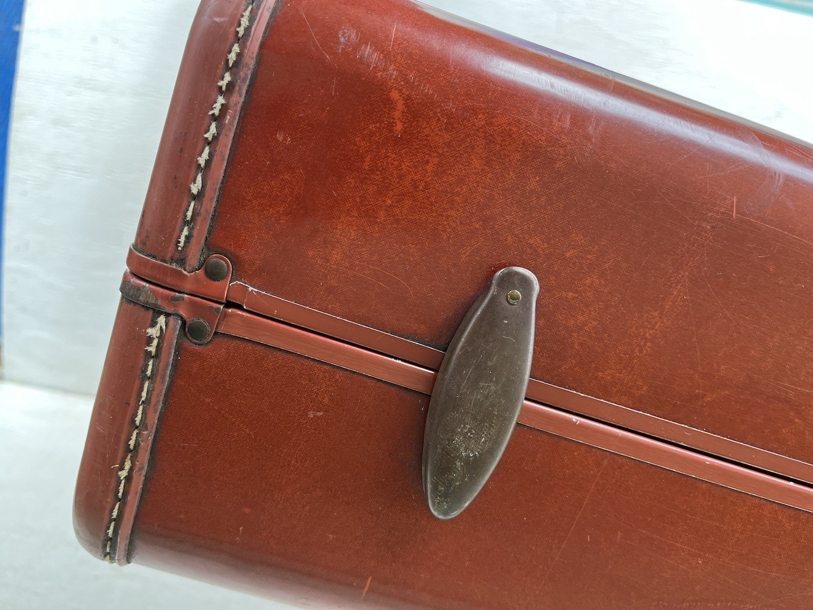 Vintage Brown Hard Shell Samsonite Suitcase Metal Locks Violet Fabric Interior