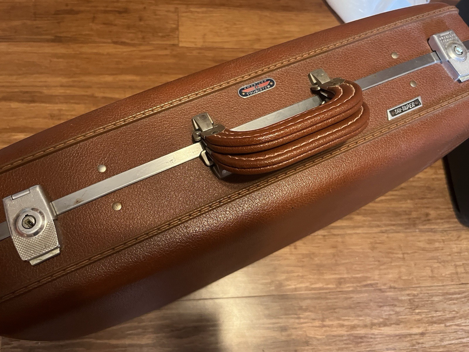 AMERICAN TOURISTER TRI-TAPER HARD SHELL brown tan vintage luggage suitcase