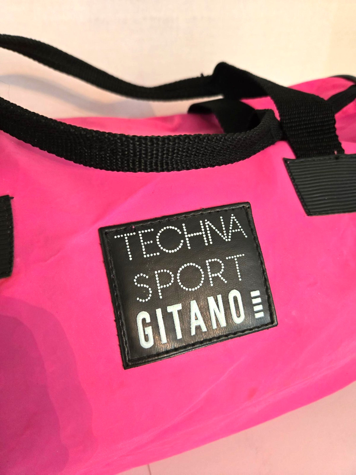 Early 1990’s Techna Sport Gitano Duffel Sports Leisure Bag Pink and Black Nylon