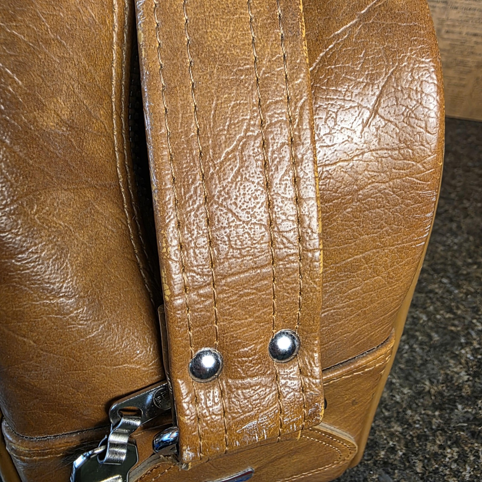 Vintage American Tourister Carry On Shoulder Bag Brown Vinyl Lock Key Made Japan