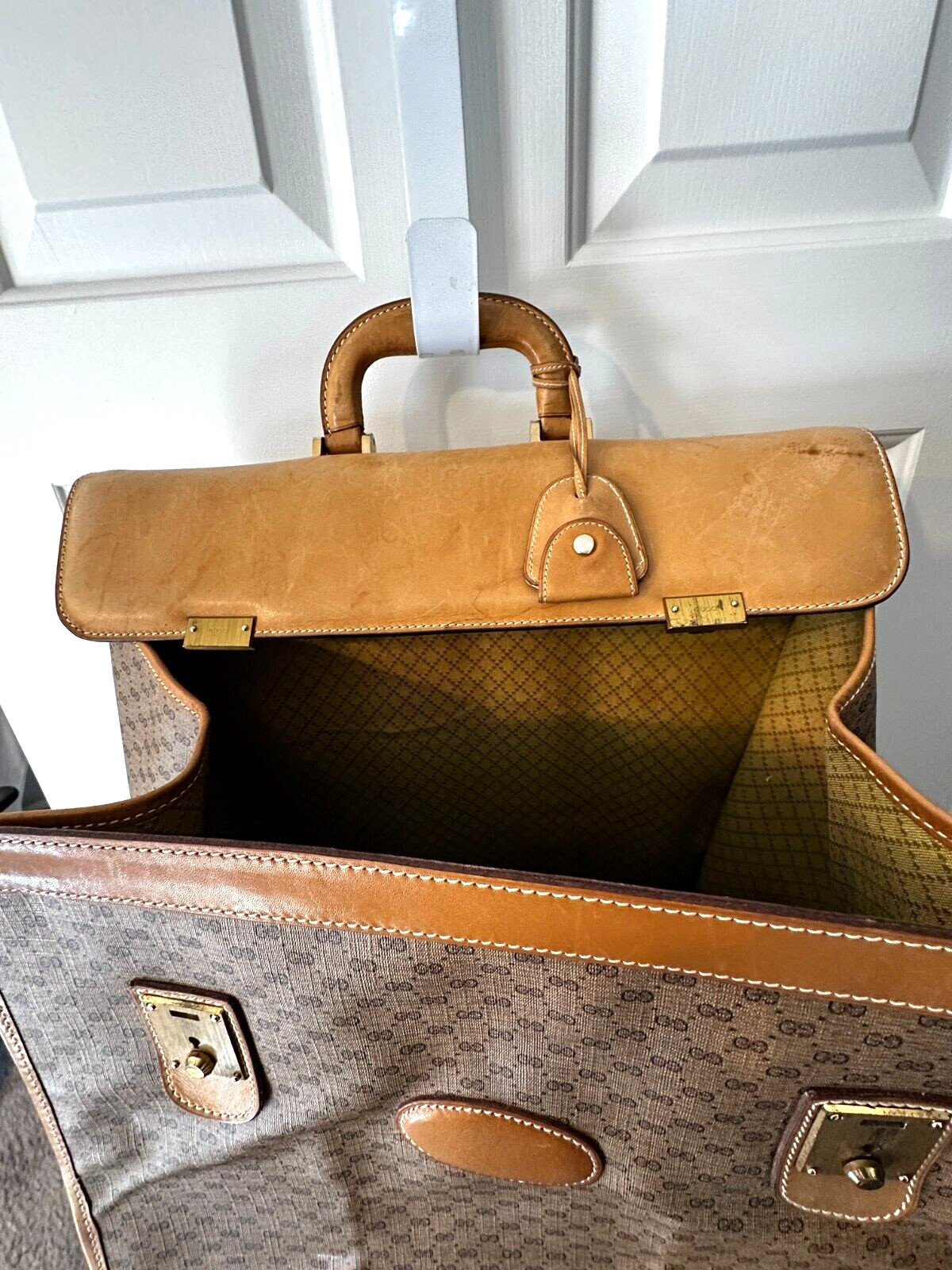 Gucci GG Supreme convertible foldable Briefcase / travel weekender luggage bag
