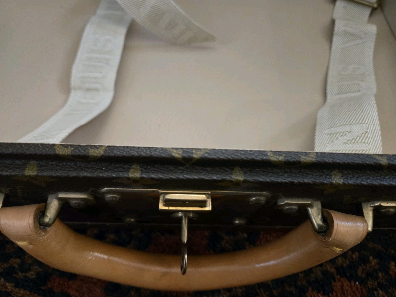 Louis Vuitton Alzer 45 Leather Case with Original Key ca. 2003