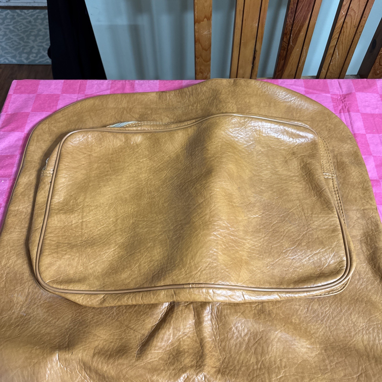 Vintage Heavy Leather Unbranded 37″ X 23″ Light Brown Color Garment Bag￼