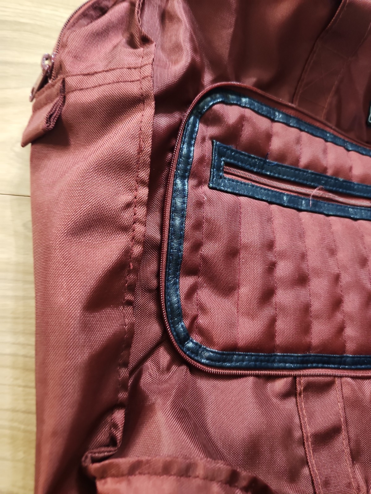Vintage Traveler Fold Up Bag Nylon Burgundy Appx 20×12 Zippers And Handle