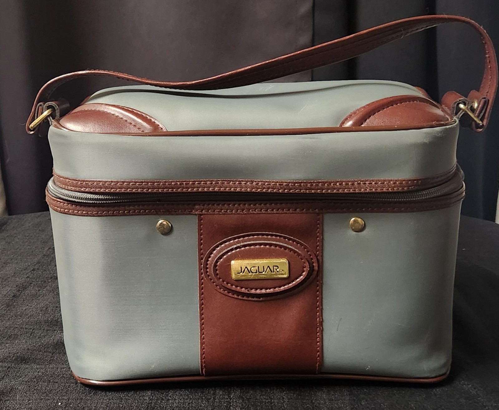 Vintage Jaguar Soft Sided Cosmetic Train Travel Case – Circa 1980