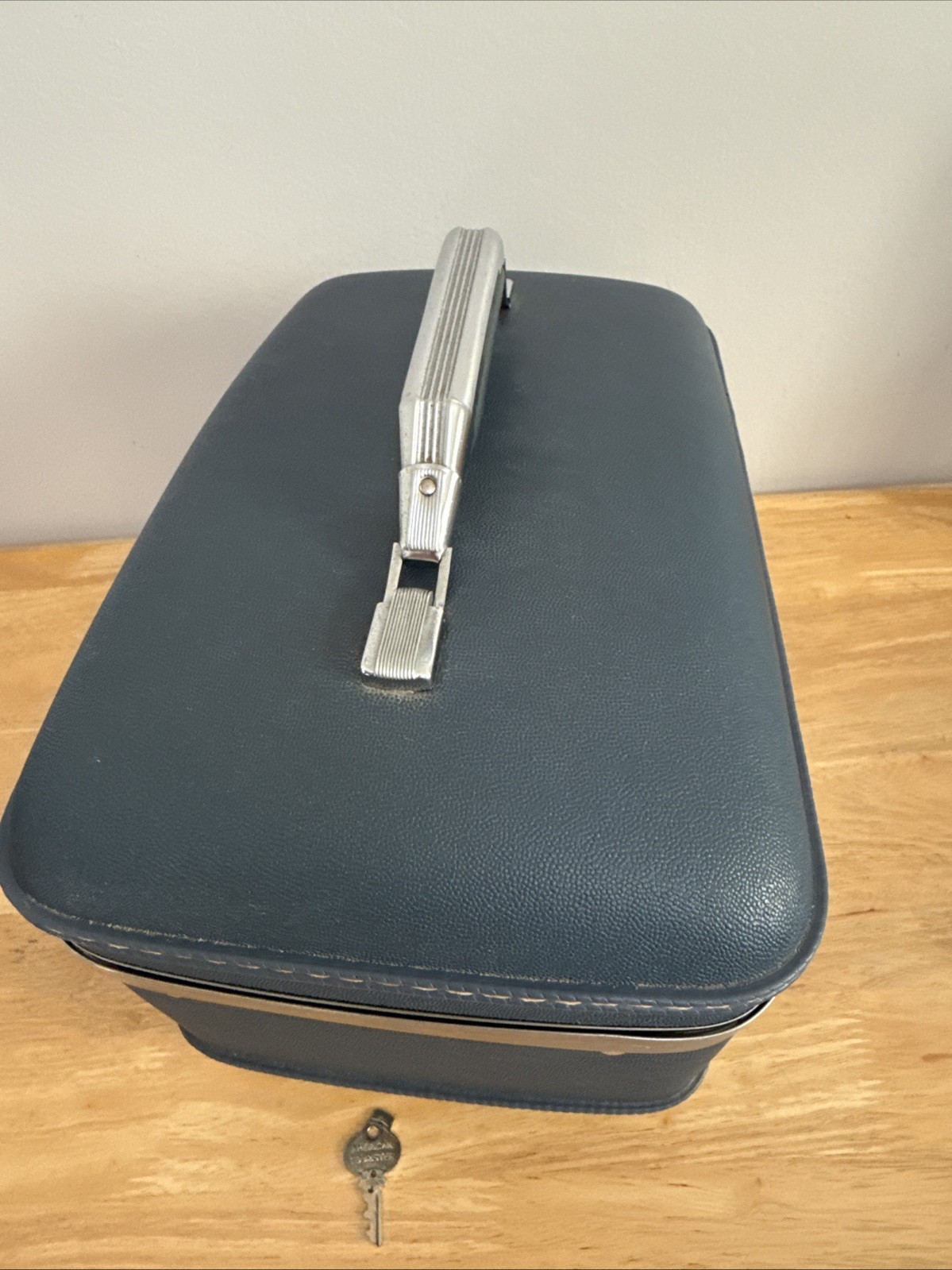 Vintage American Tourister Case With Key Blue Train Carry On Tri Taper