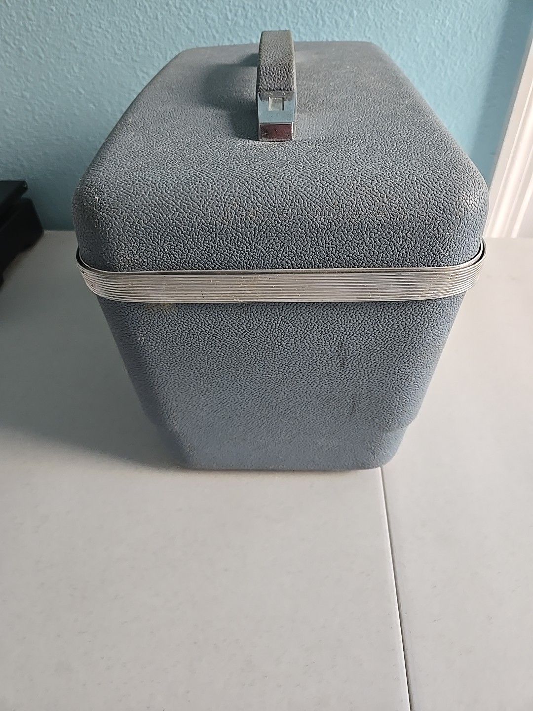 Vintage Sears Forecast Blue Travel Train Makeup Hard Case NO KEY