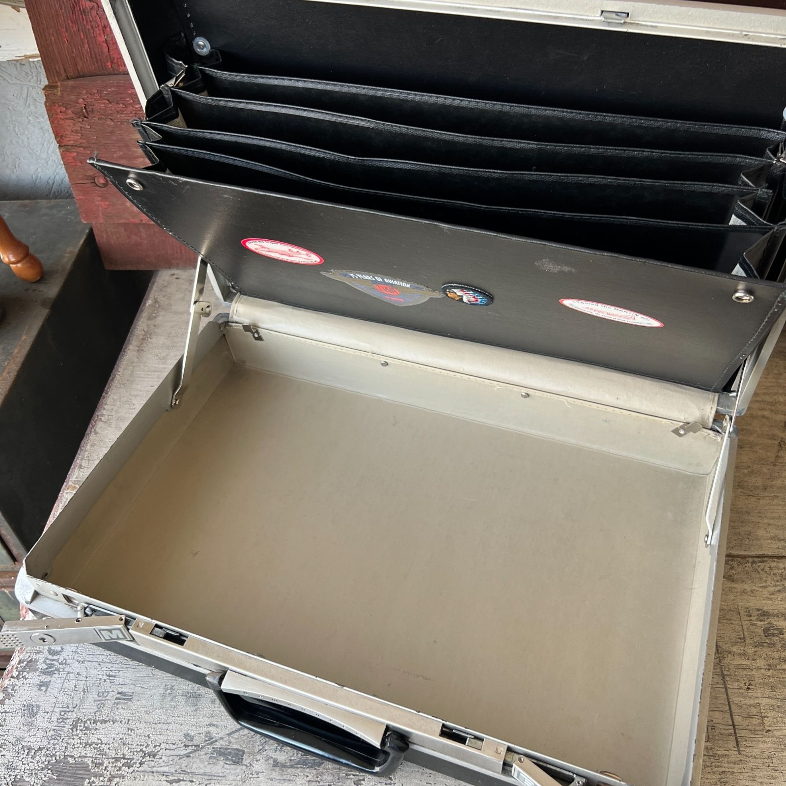 Vintage Samsonite Black Hard-Shell Briefcase With Compartments & TWA Aviation