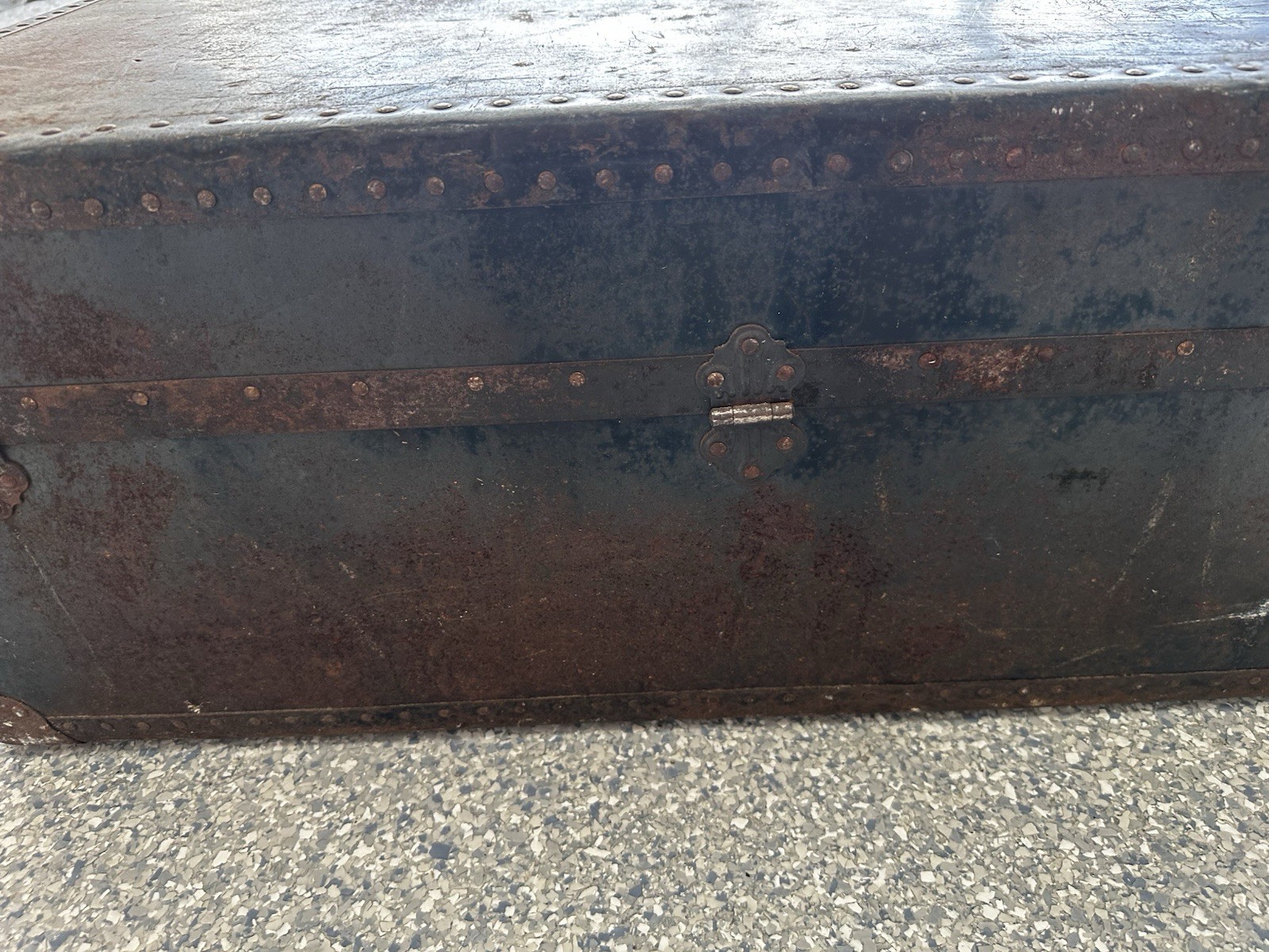 Vintage Black Hard Metal Suitcase Trunk w/ Locking Clasp, Up to 40L