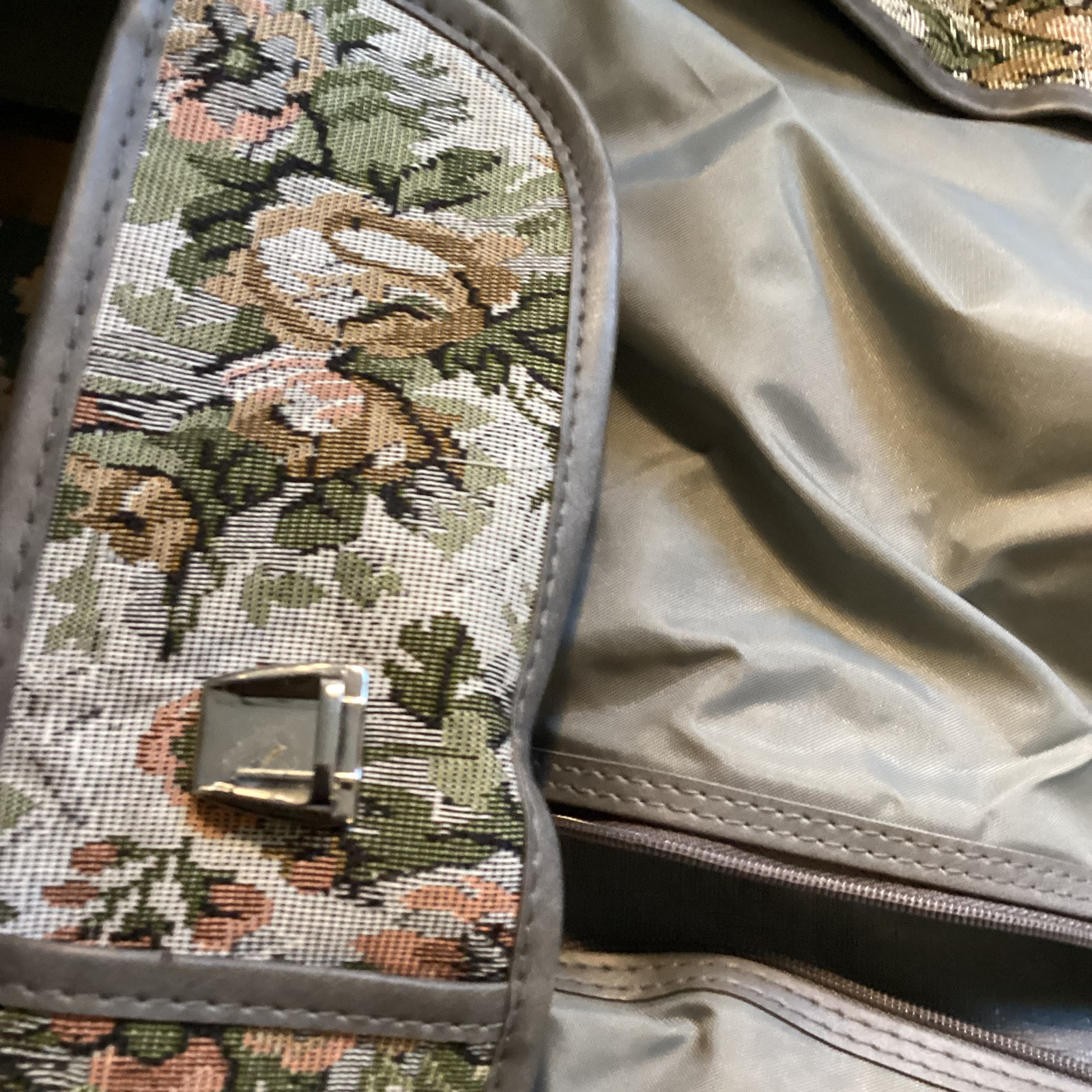 VTG Garment Bag Jordache Tapestry Locking Key 21×21 Folded Travel Carry On