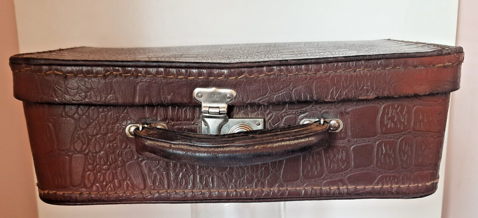 Old suitcase 1940-50s Vintage. THE USSR.