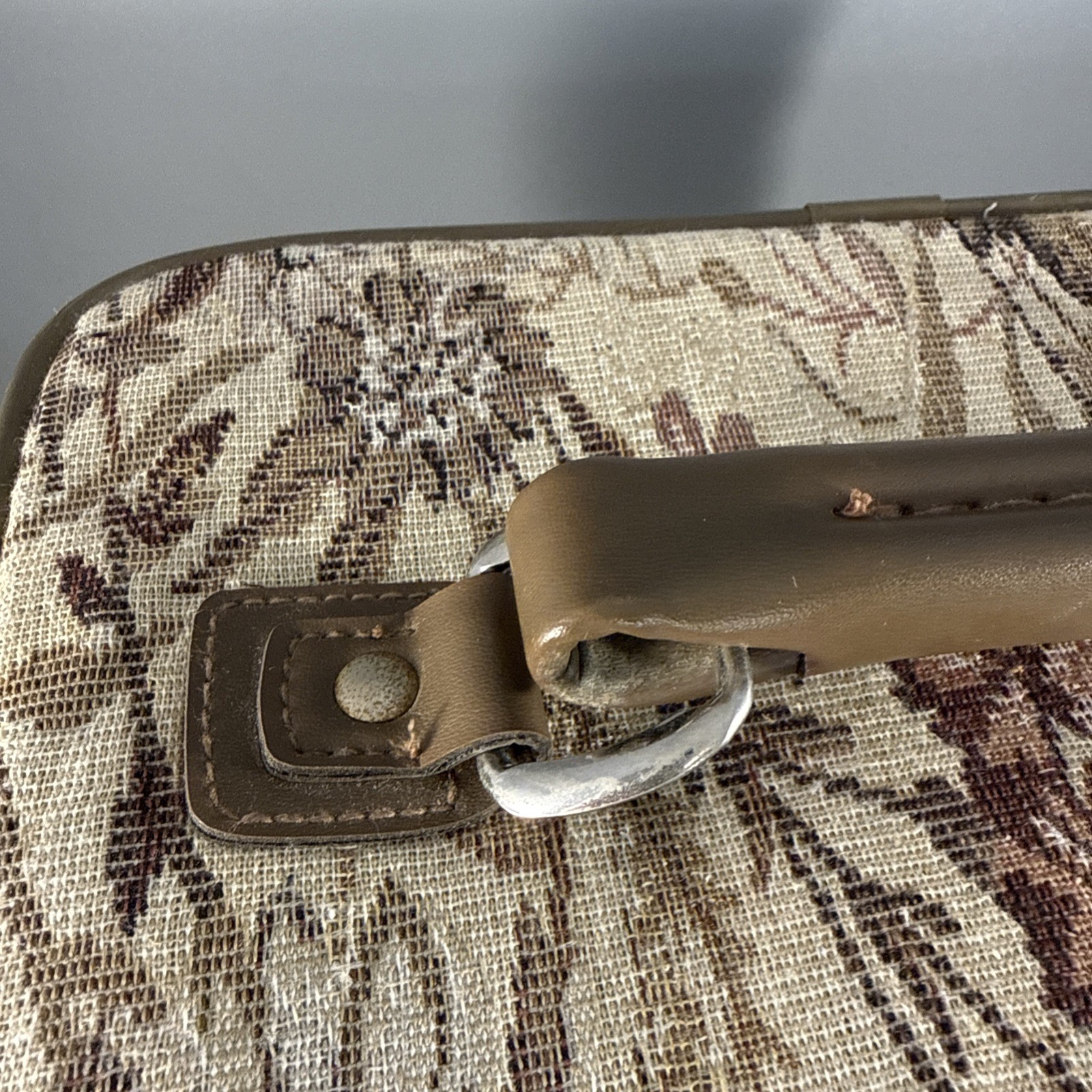 Vintage Jordache Floral Tapestry Overnight Makeup Toiletries Travel Case Floral