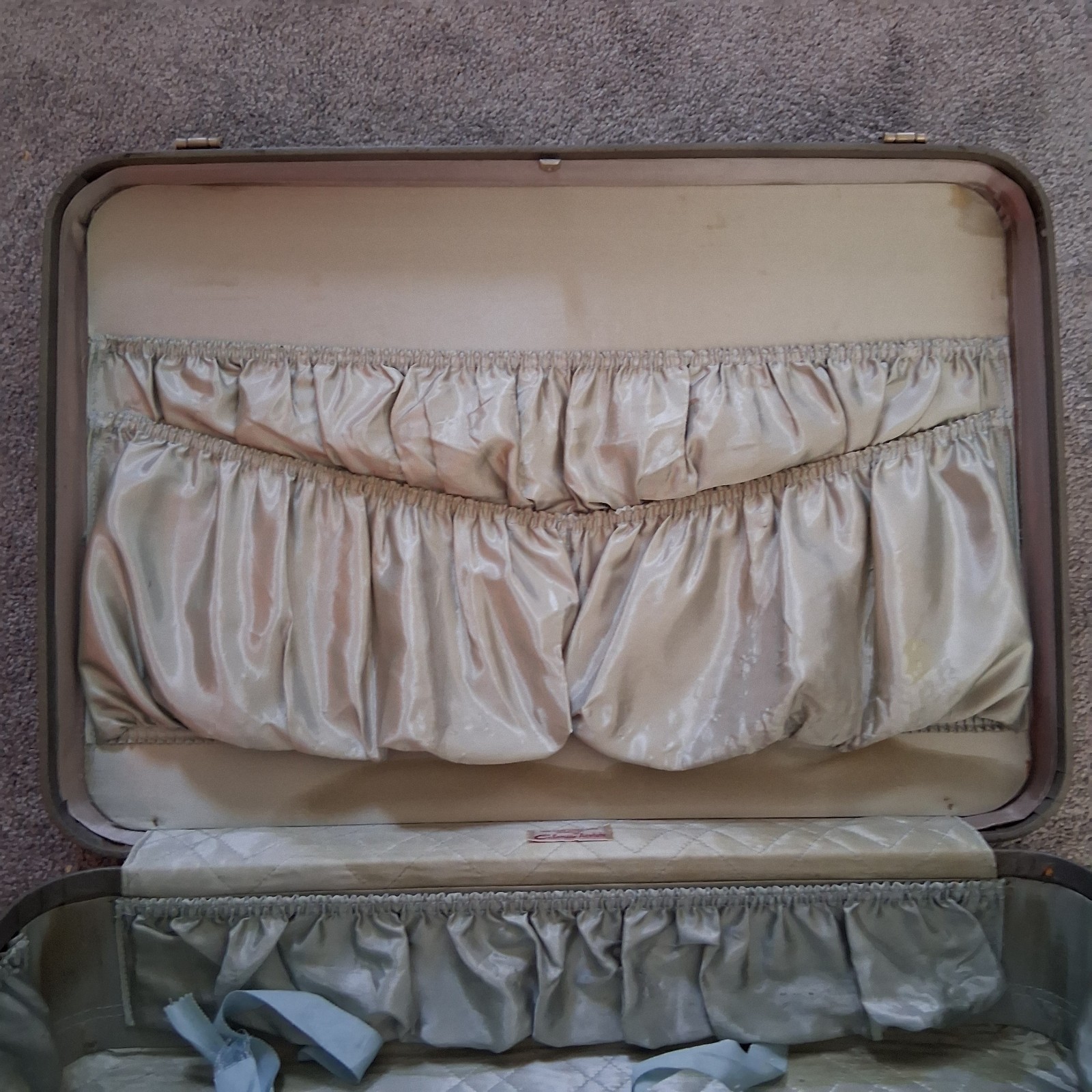 Vintage 1950s US Trunk CO Hardside Travel Suitcase Lined w Logo Accent