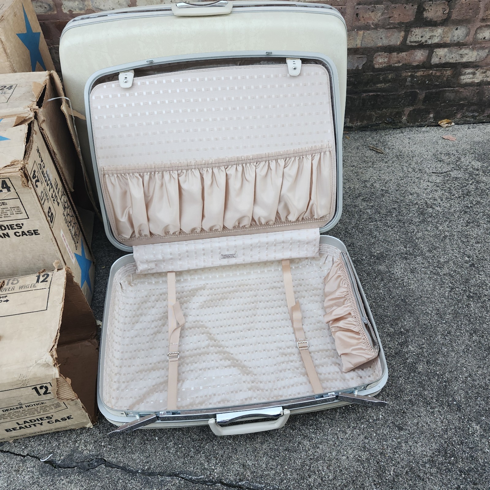 Samsonite Silhouette Luggage Set Dover White Boxes Suitcases Beauty Case Vintage