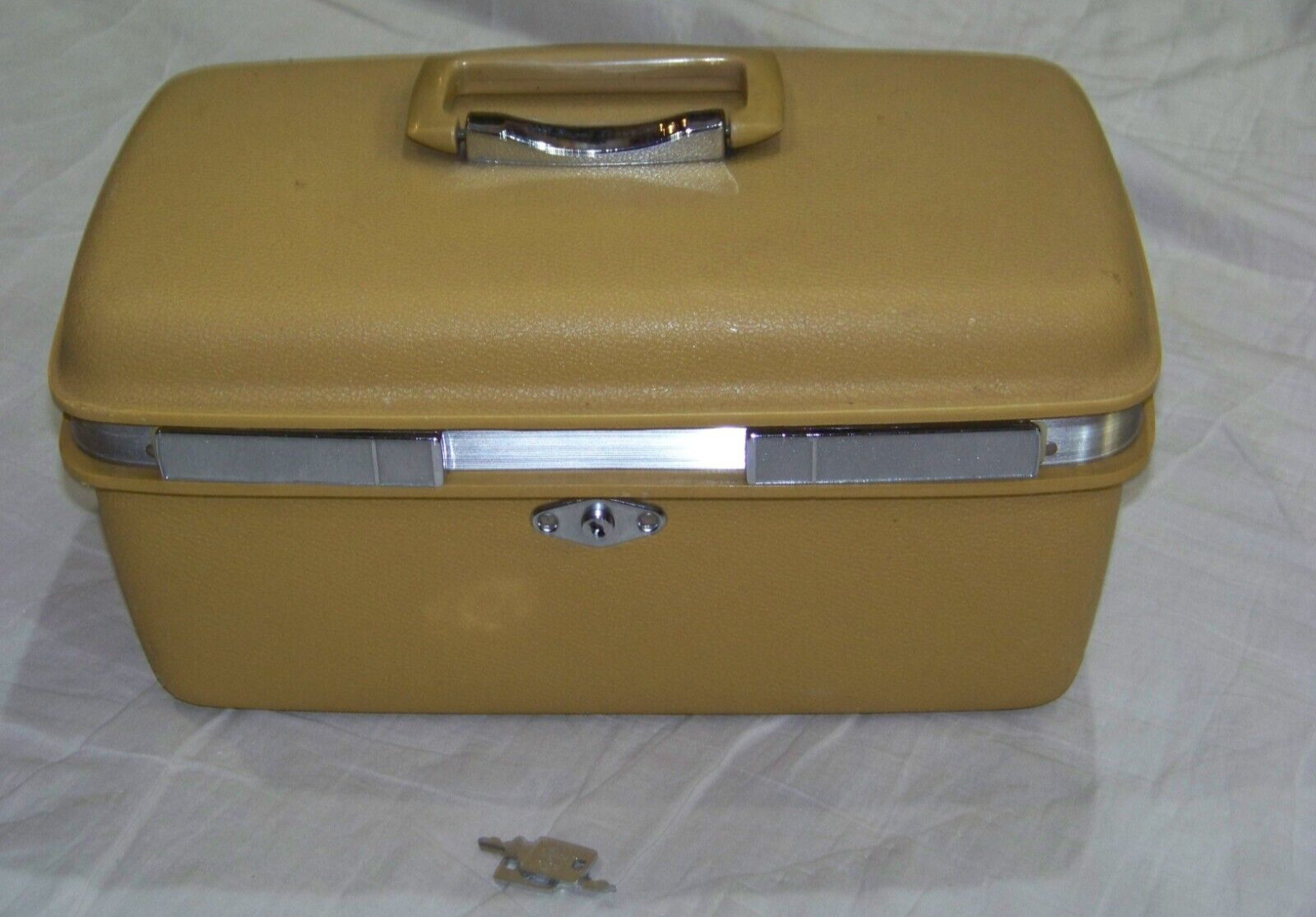 Vintage Samsonite Royal Traveller Montbello Hard Train Case – Gold