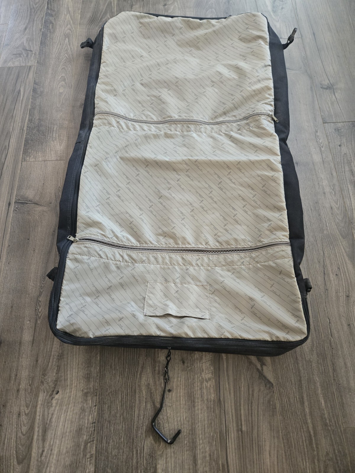 Vintage Atlantic Black Seahorse Hanging Garment Bag Heavy Duty Bi-Fold Luggage