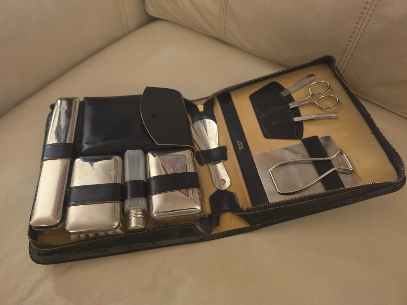 Vintage Mid Century Travel Size Toiletries Zippered Case Black Leather 8″ x 7″