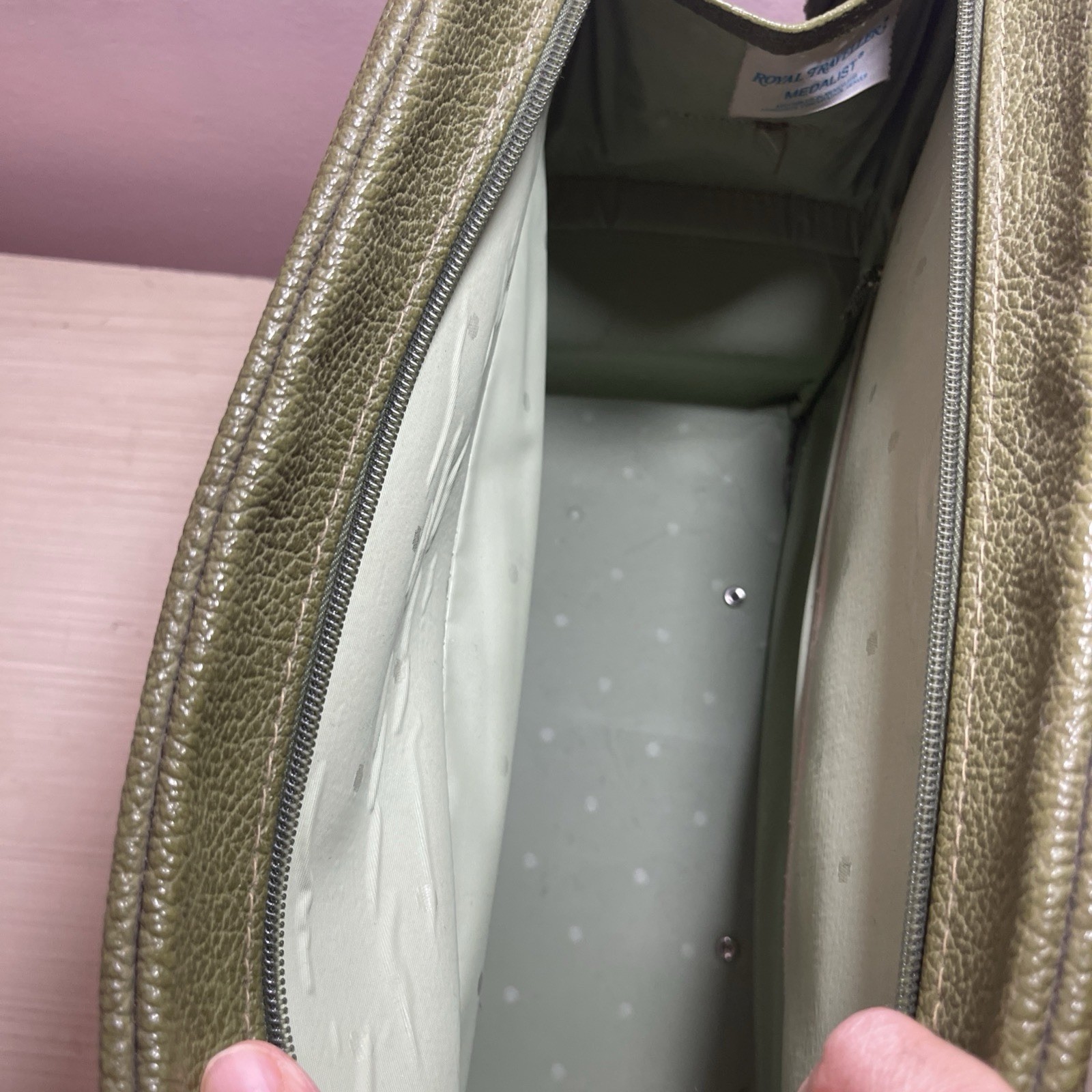 Vintage Royal Traveller Medalist Bag Green Carry On Samsonite 60-70s Retro