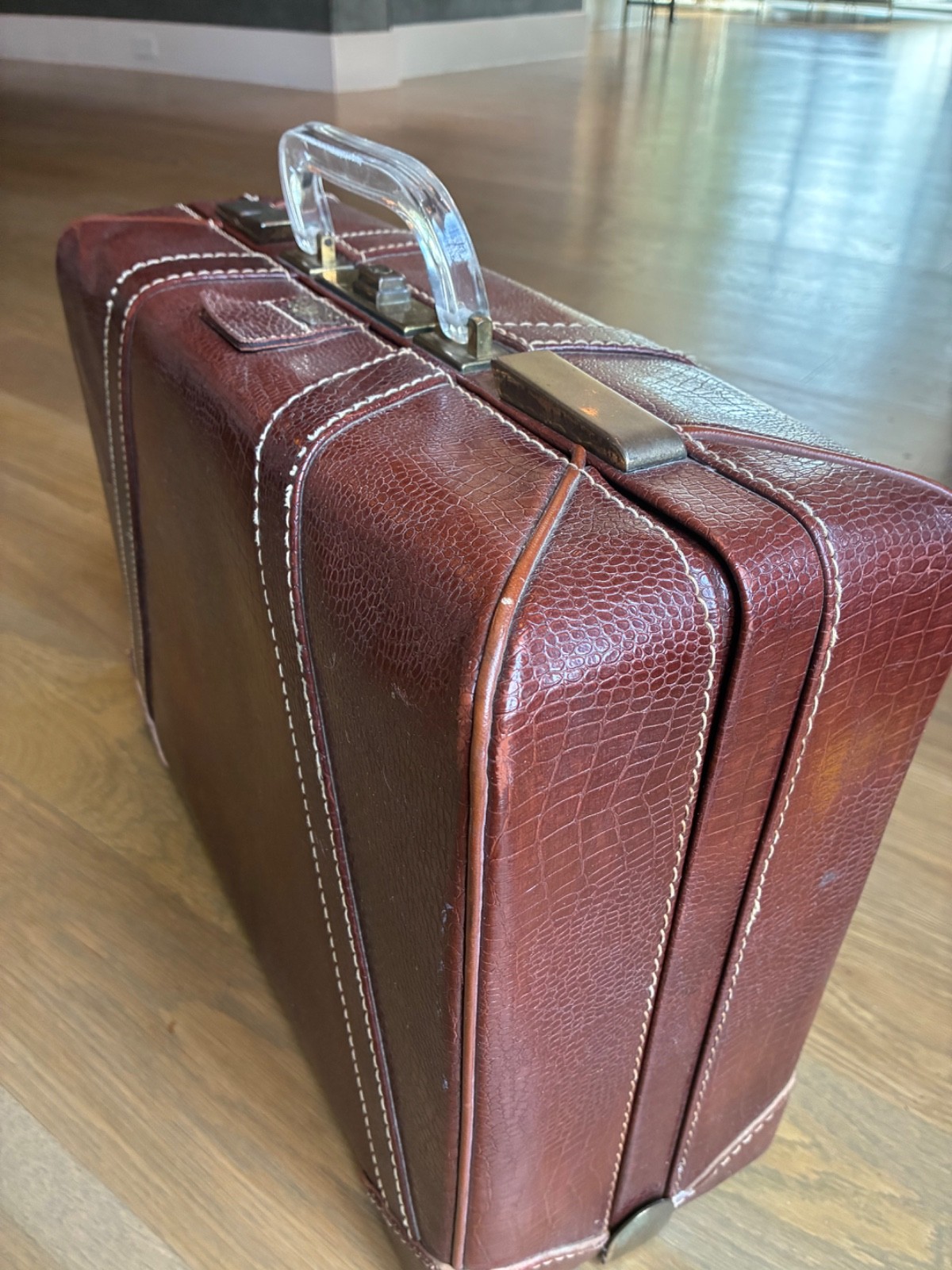Vintage brown leather suitcase from Olympic Luggage Corporation-blue gingham int