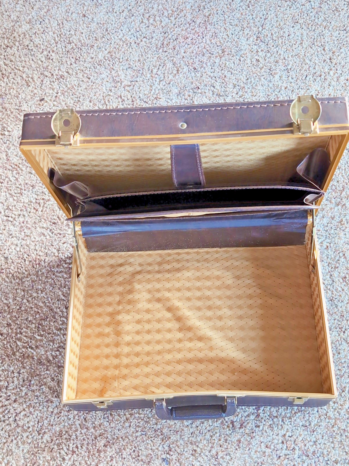 Brown Brief Case 17-½” Wide Vintage A-3