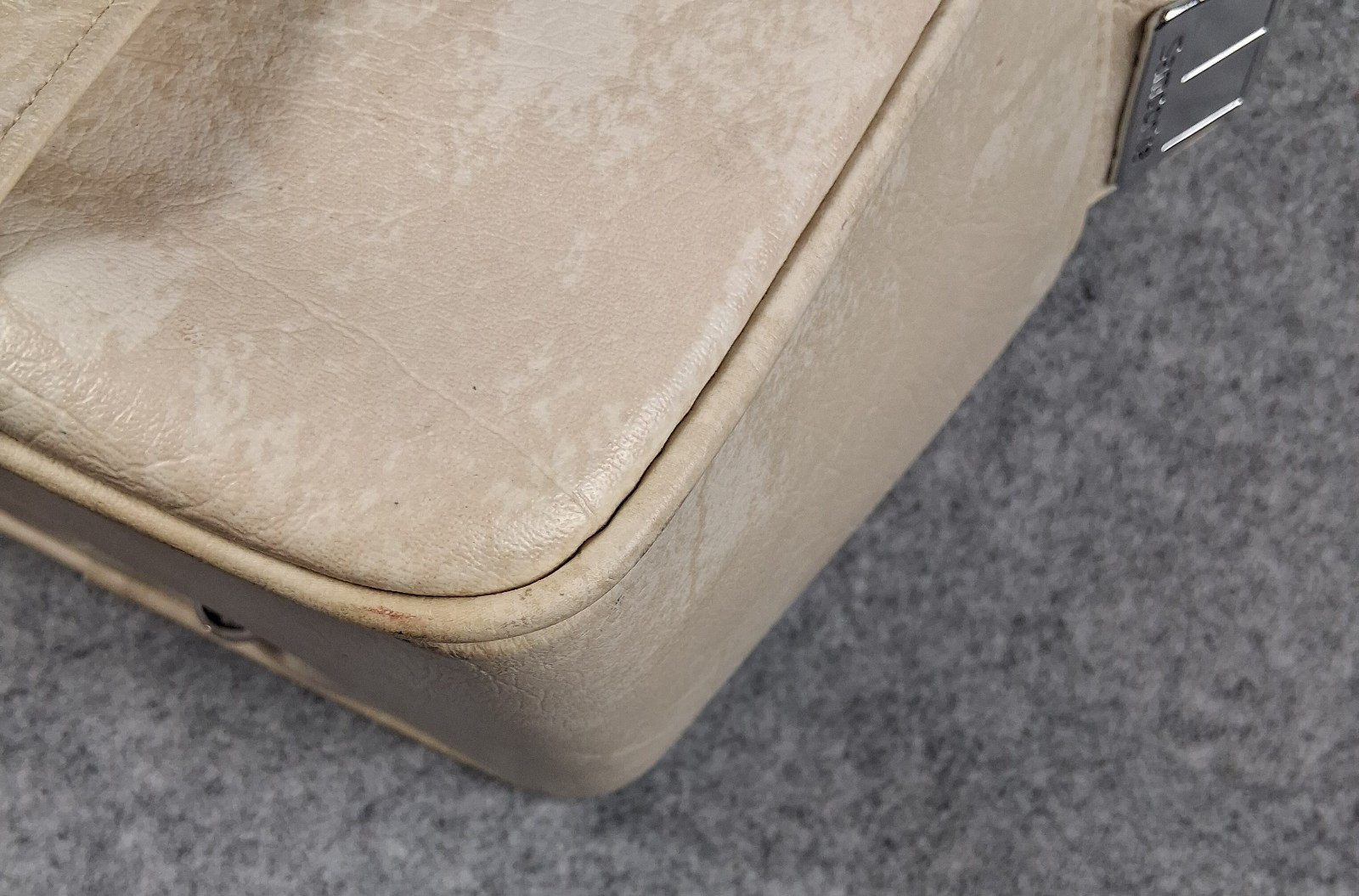 Vtg Samsonite Silhouette Beige Carry Overnight Luggage Travel Bag