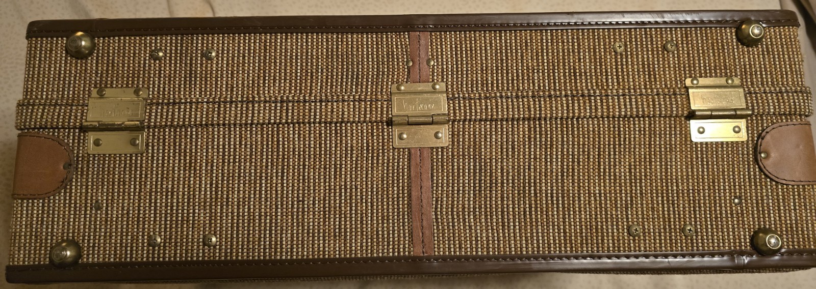 Vintage Hartmann Tweed Suitcase With Brown And Purple Paisley Lining W/2 Hangers