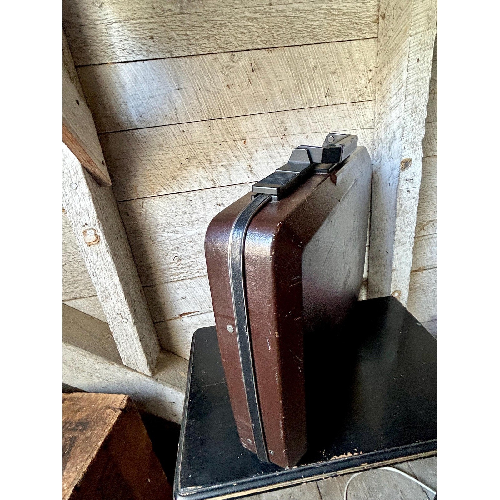 80s American Tourister brown briefcase hard case attaché case combination lock