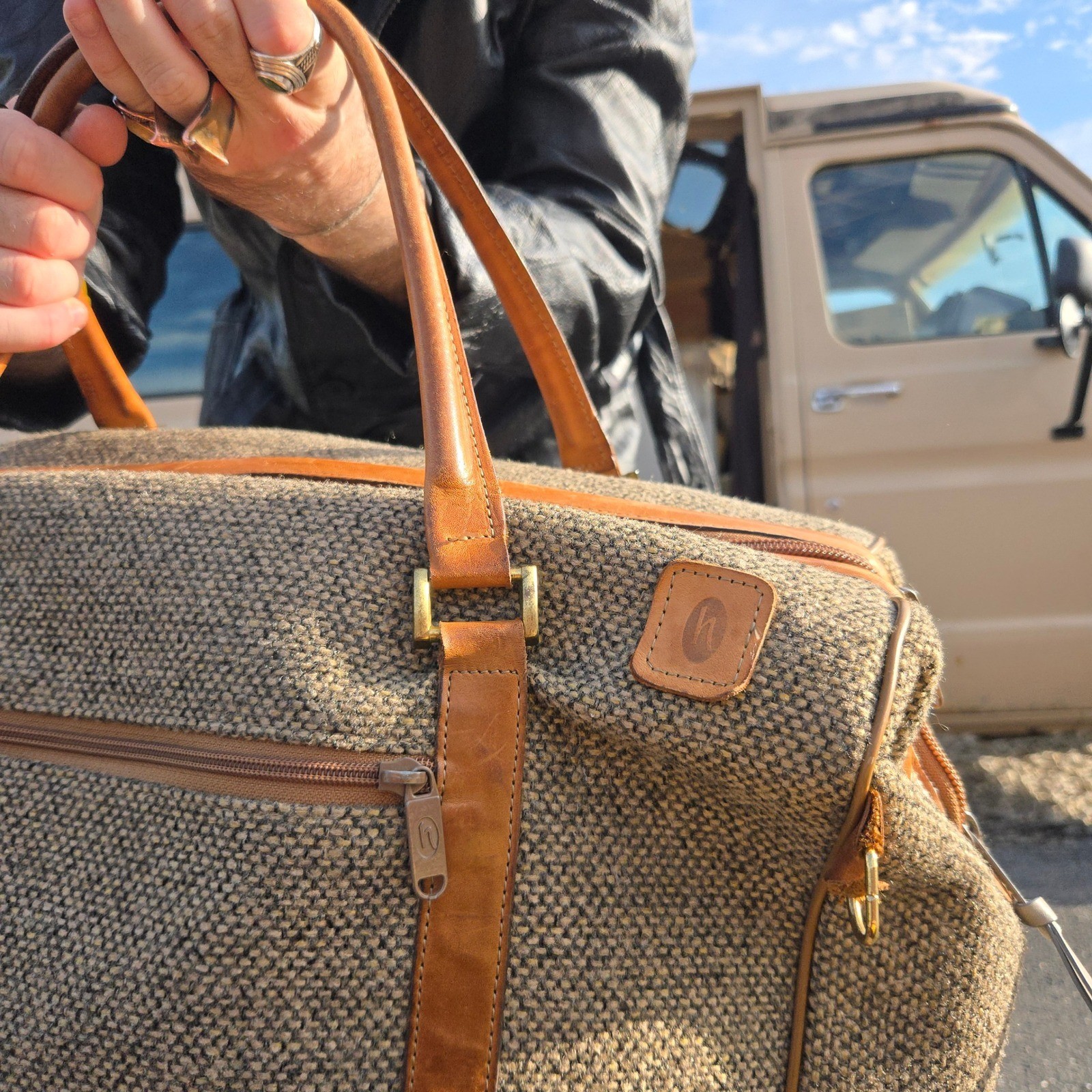 VTG Hartmann Duffel Bag Tan Tweed Leather Trim Large Weekend Travel Carry On EUC