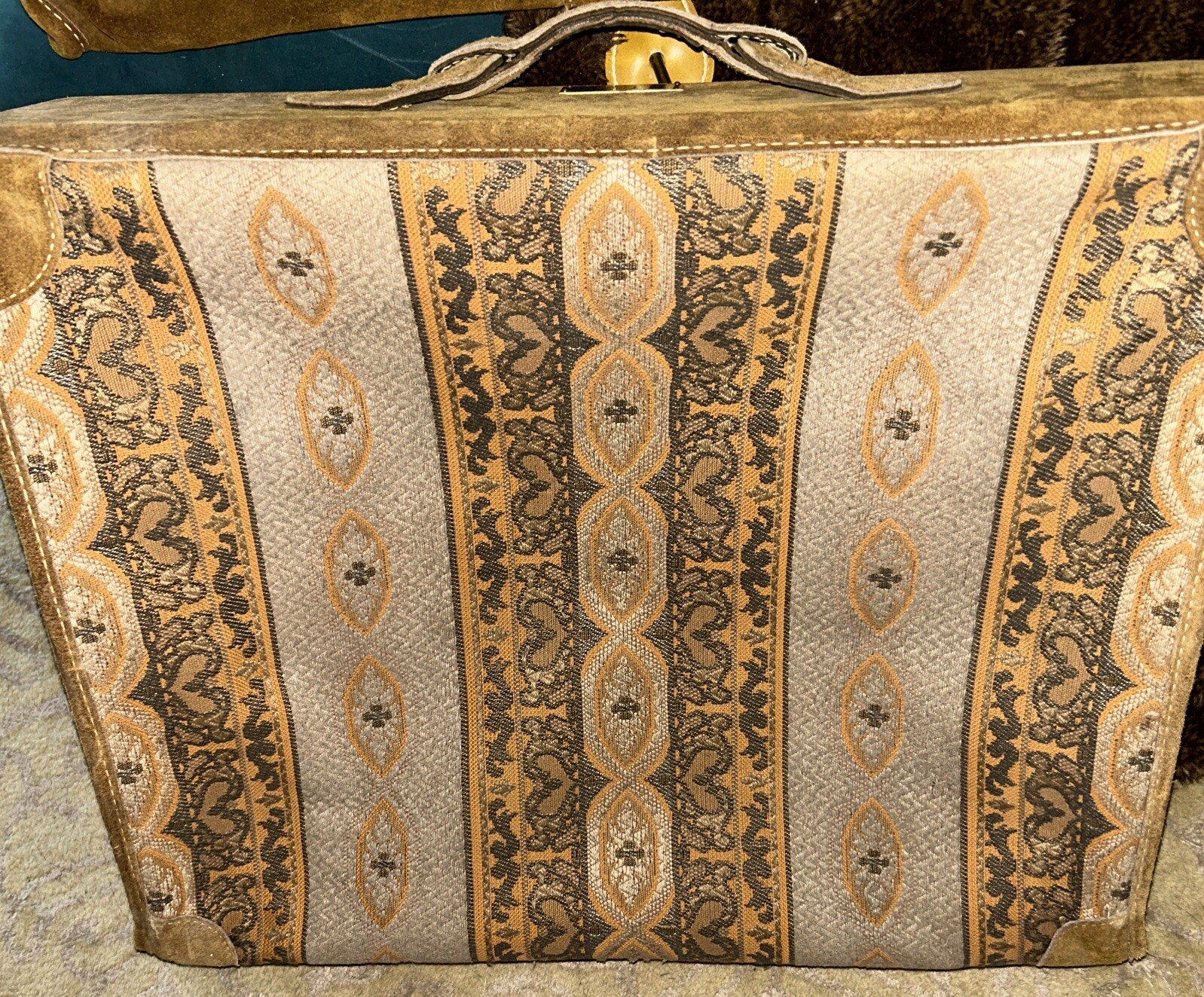 The French Company Vintage Luggage Six Piece Set Olive And Gold Tapestry